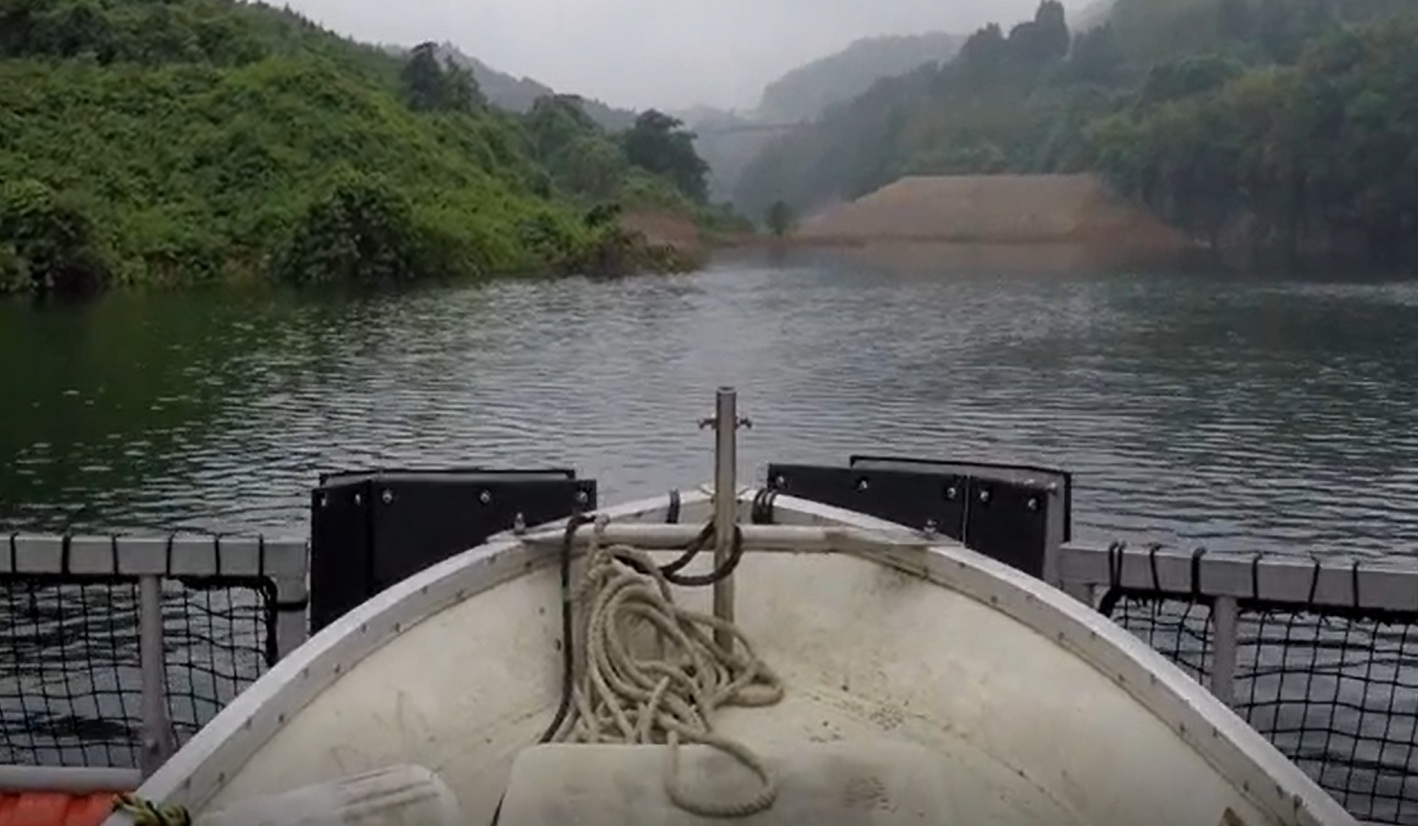 流木止設備（通船ゲート）電動開閉式