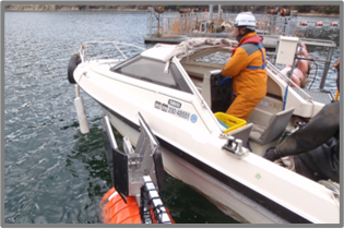 流木止設備（通船ゲート）電動開閉式