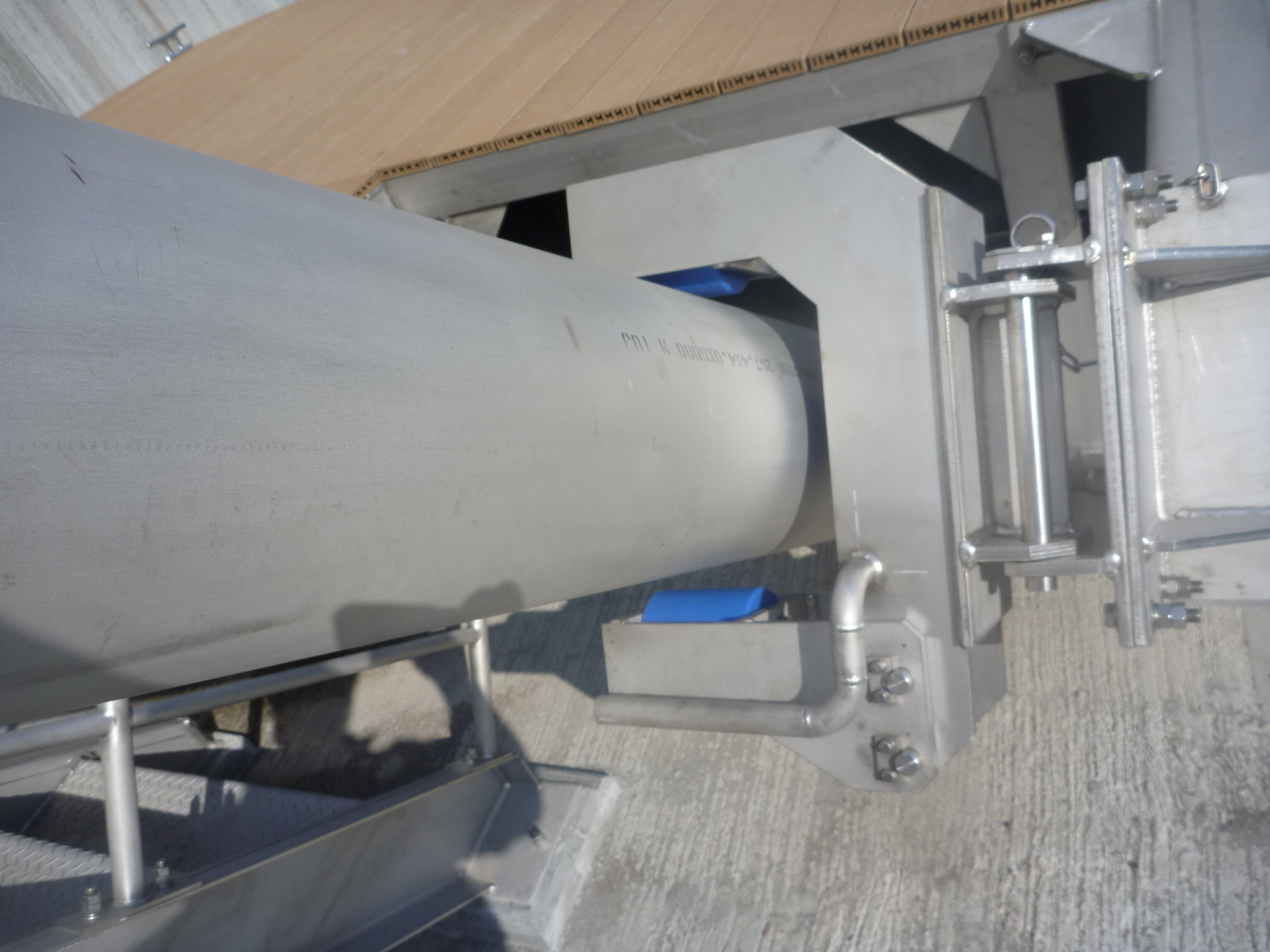 新技術・工法等脱着式スライダー付浮桟橋