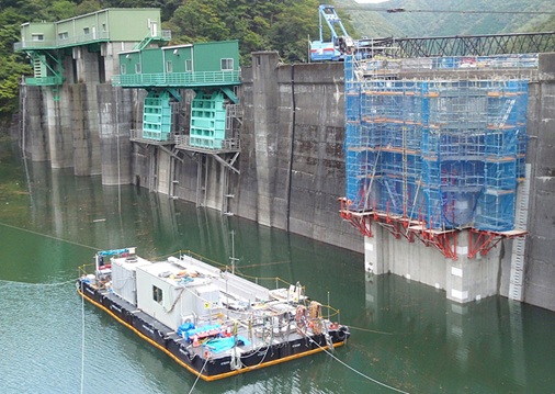 ハーベスターバージ(作業台船・仮設橋)
