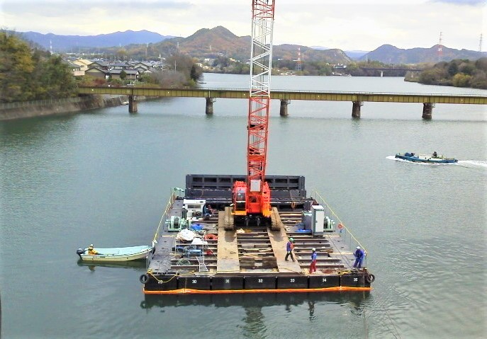 ハーベスターバージ(作業台船・仮設橋)
